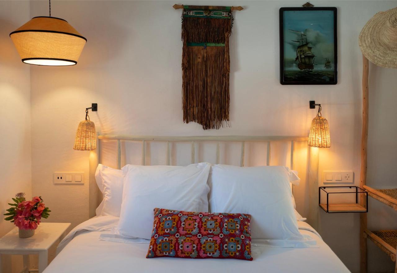 Hostal Mar Y Sal (Adults Only) Sant Josep de sa Talaia Exterior photo